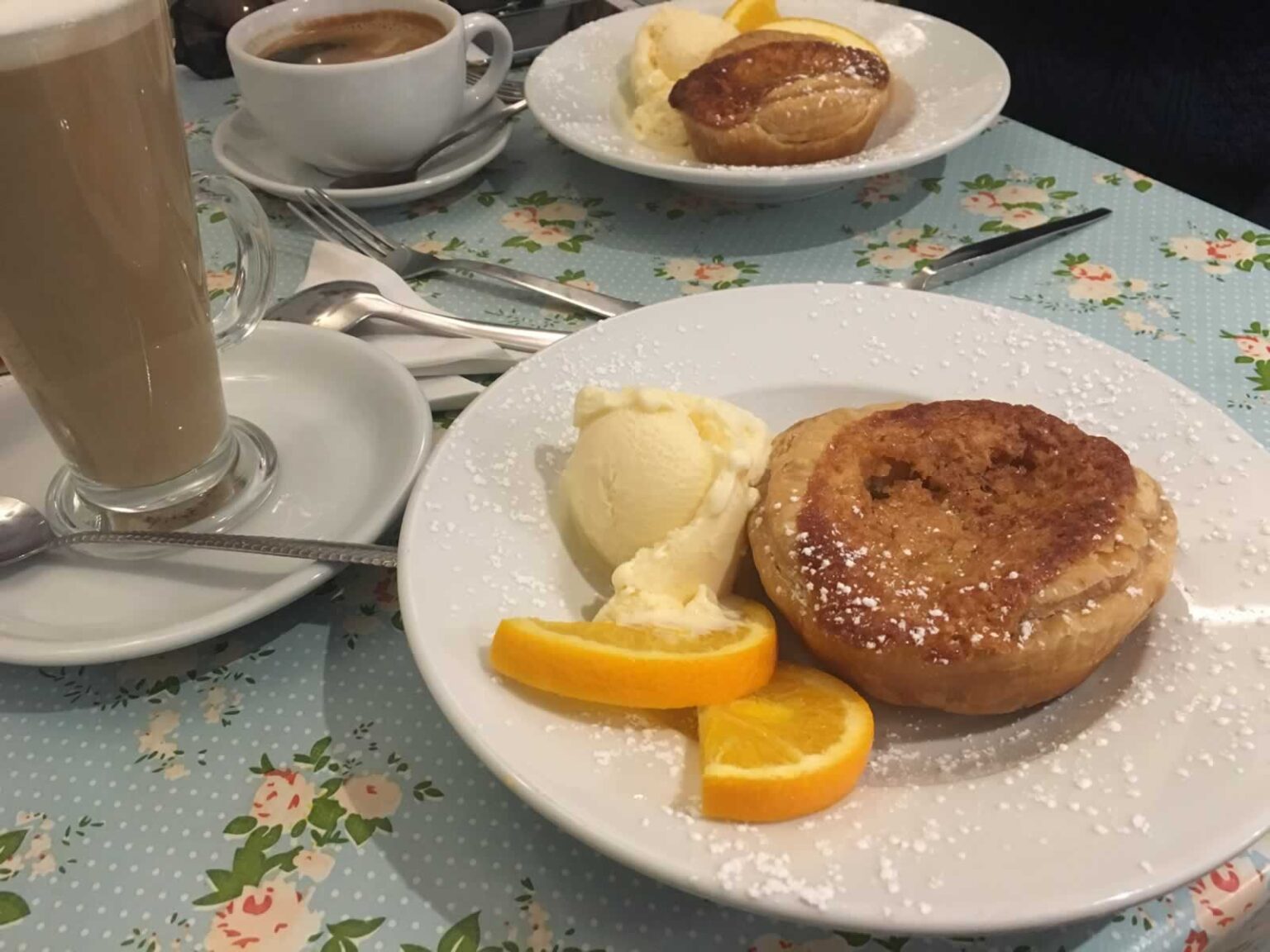 The Bakewell Tart Shop, Bakewell cafe reviewed and visited